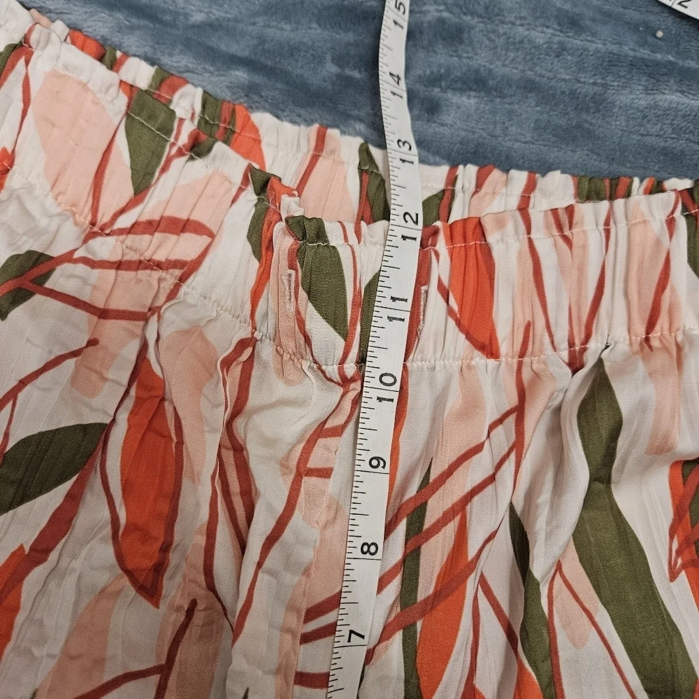 Calligraphie Floral Multicolor Casual Shorts! - Picture 5 of 6